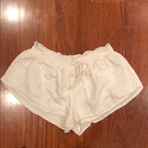 White pattern cloth shorts